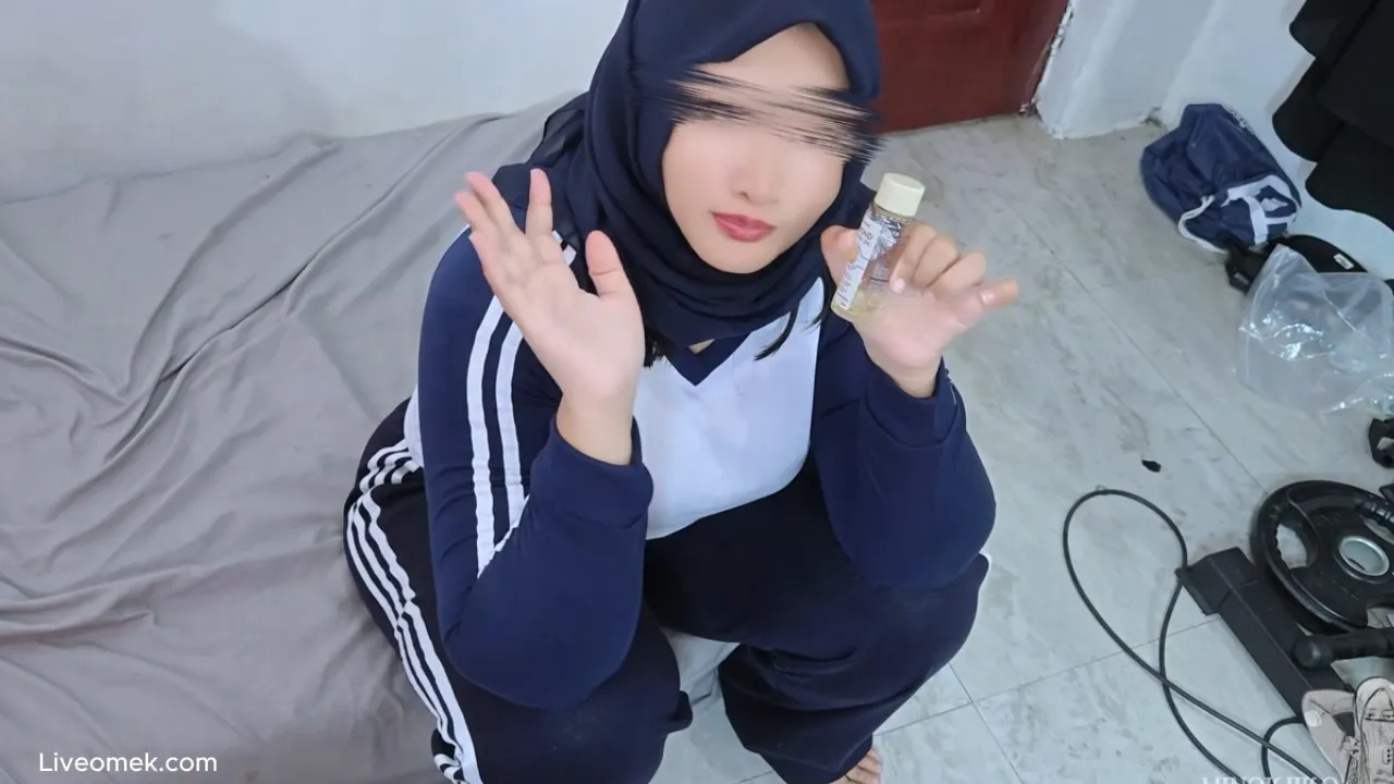 Hijab Ngentot Dengan Instrukur Di Tempat Gym
