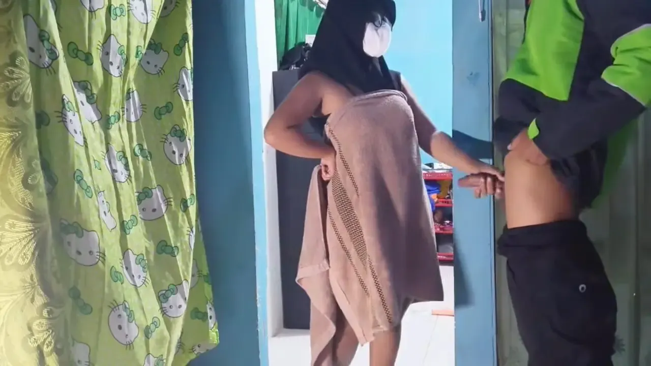 Diketahui Ojol Sambil Antar Makanan Pas Lagi Colmek Sange Berat