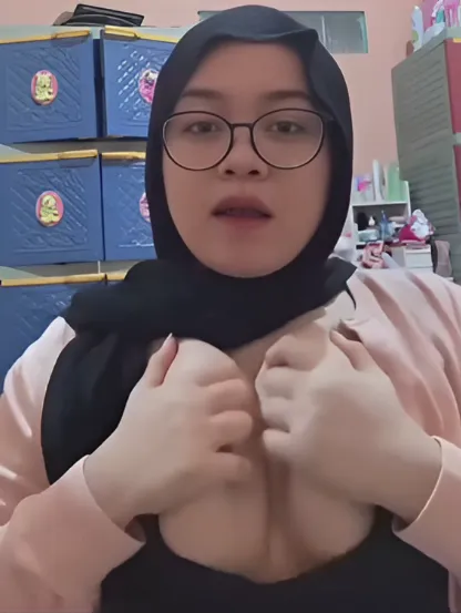 Hijab Montok Sangean Suka Ngentod - Hijab Tobrut Sange Desah Keenakan