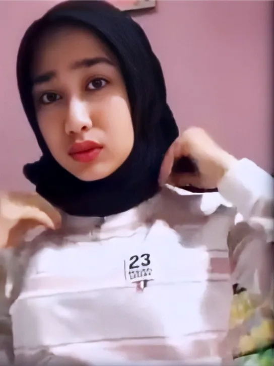 Mahasiswi Pulang Ngampus Telanjang Remes2 Toket