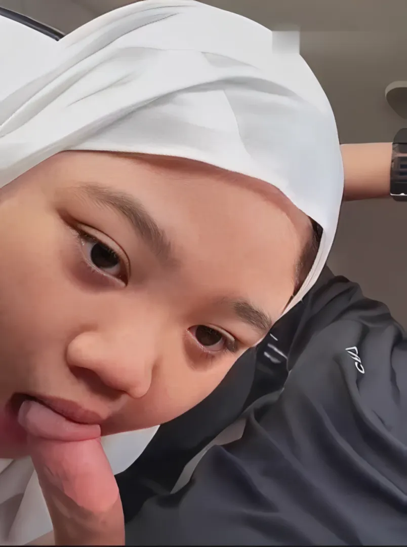 Crotin Mulut Ukhti Jilbab Melet Melet Pasrah Habis Keenakan