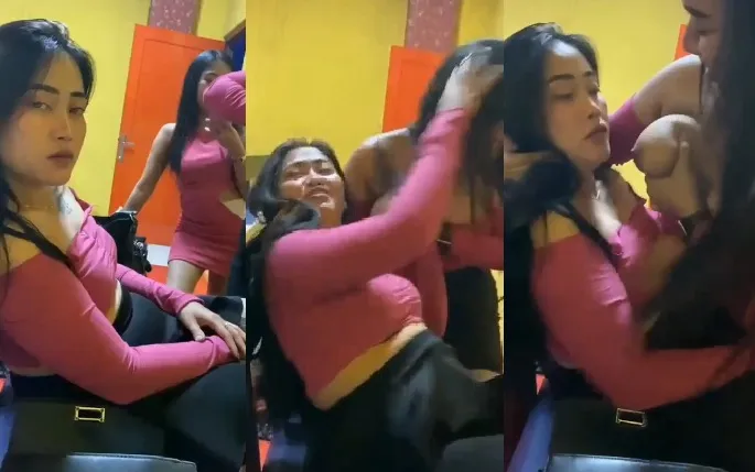 LC Tomobrut Belakang Panggung Dipaksa Pasrah Bibir Kena Cium Sange